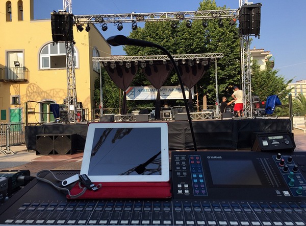 MD LIGHTING provides professional stage light for Italian small outdoor stage